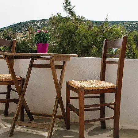 Manousos' Ξενοδοχείο *