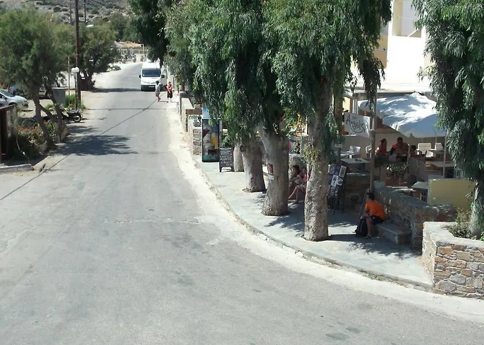 Manousos' * Galissas