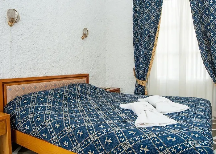 Manousos' * Galissas