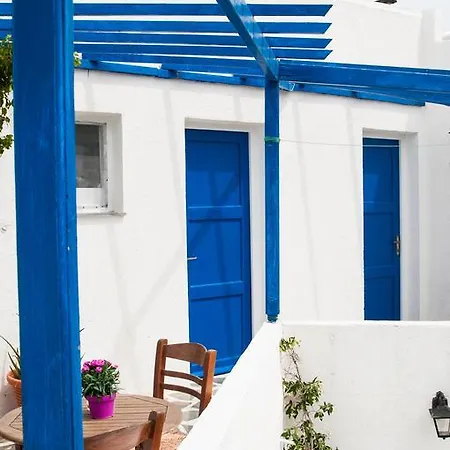 Manousos' Hotel *